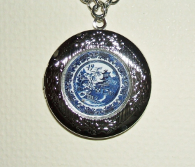 BLUE WILLOW Plate Locket Necklace Pendant Art Jewelry