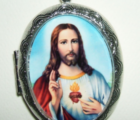 Sacred HEART Of JESUS Necklace LOCKET Vintage Religious Prayer Card Art 